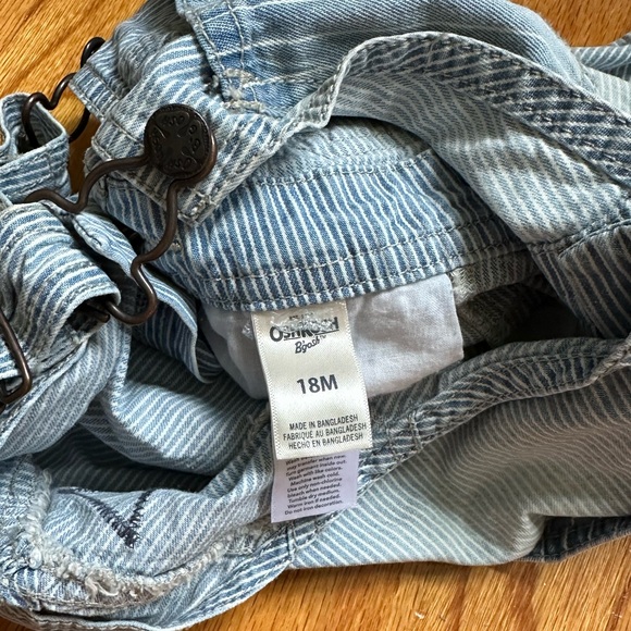 Oshkosh Pinstripe Blue Overall Shorts - 18 Months Cute Denim Overalls - Picture 4 of 6